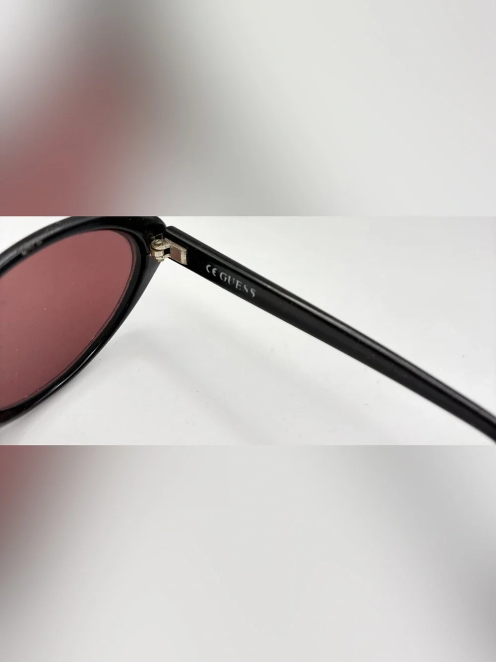 Guess listing pair